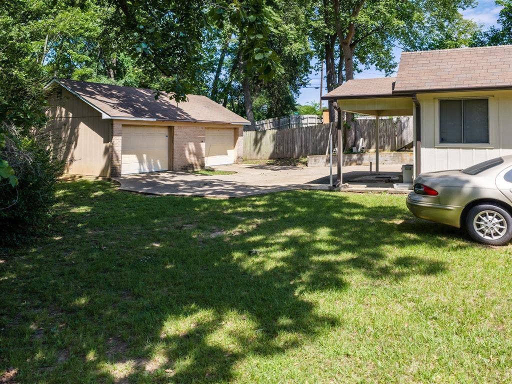 1804 Decharles Street, Tyler, TX 75701 1804 Decharles Street, Tyler, TX 75701