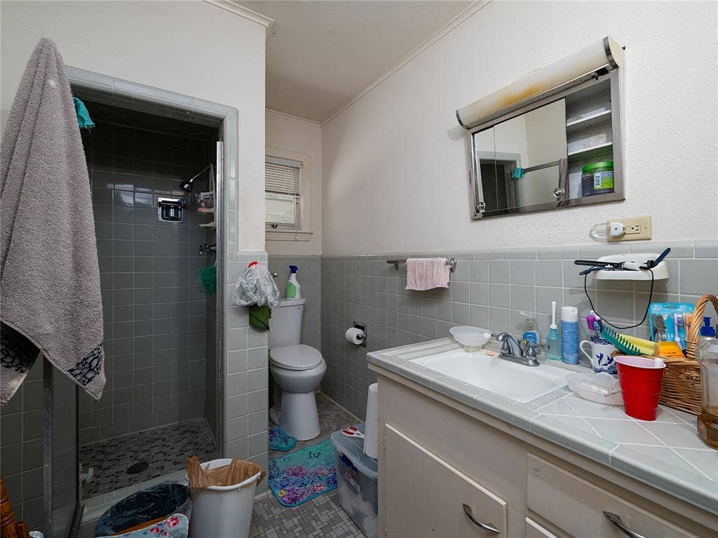1804 Decharles Street, Tyler, TX 75701 1804 Decharles Street, Tyler, TX 75701