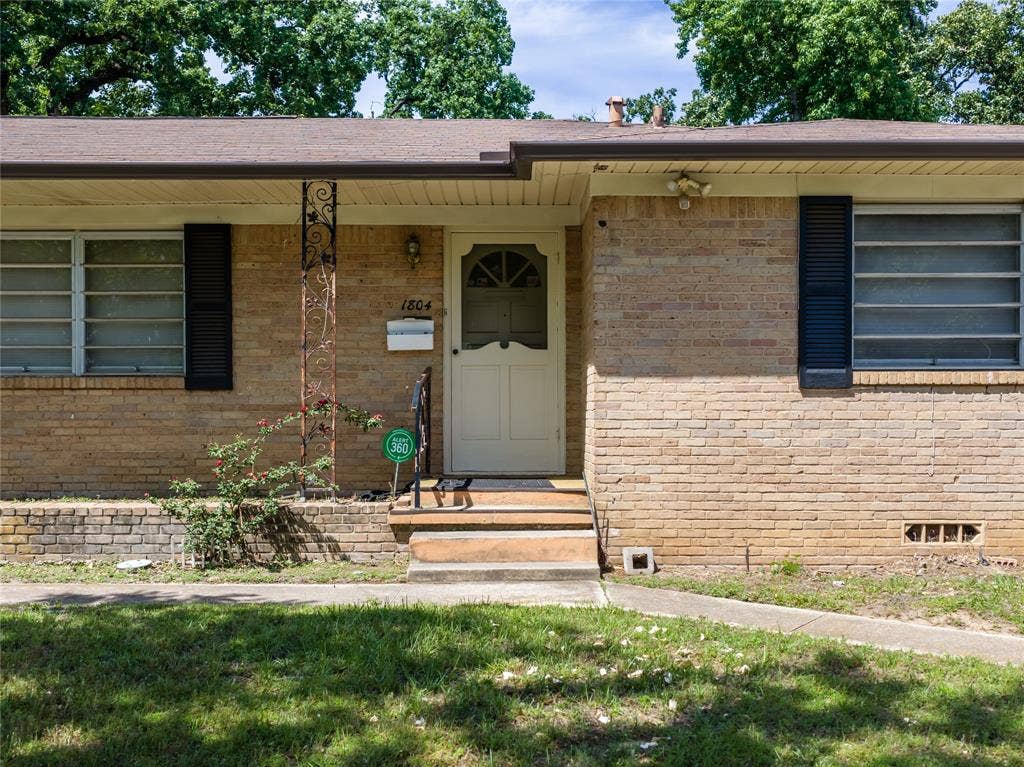 1804 Decharles Street, Tyler, TX 75701 1804 Decharles Street, Tyler, TX 75701