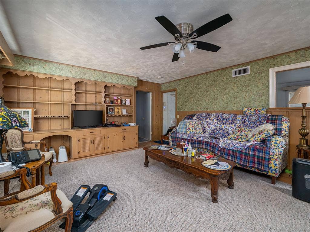 1804 Decharles Street, Tyler, TX 75701 1804 Decharles Street, Tyler, TX 75701