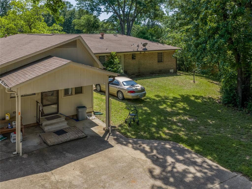 1804 Decharles Street, Tyler, TX 75701 1804 Decharles Street, Tyler, TX 75701