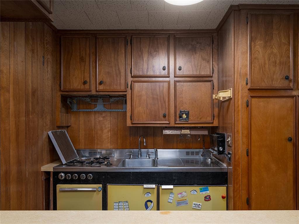 1804 Decharles Street, Tyler, TX 75701 1804 Decharles Street, Tyler, TX 75701