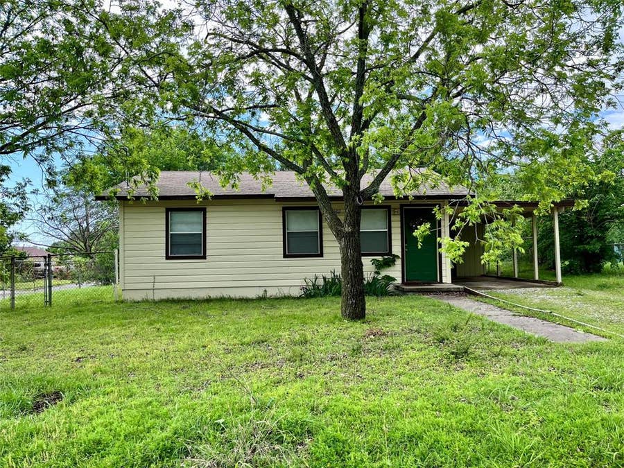 Property photo for 1612 Wayne Street, Denton, TX