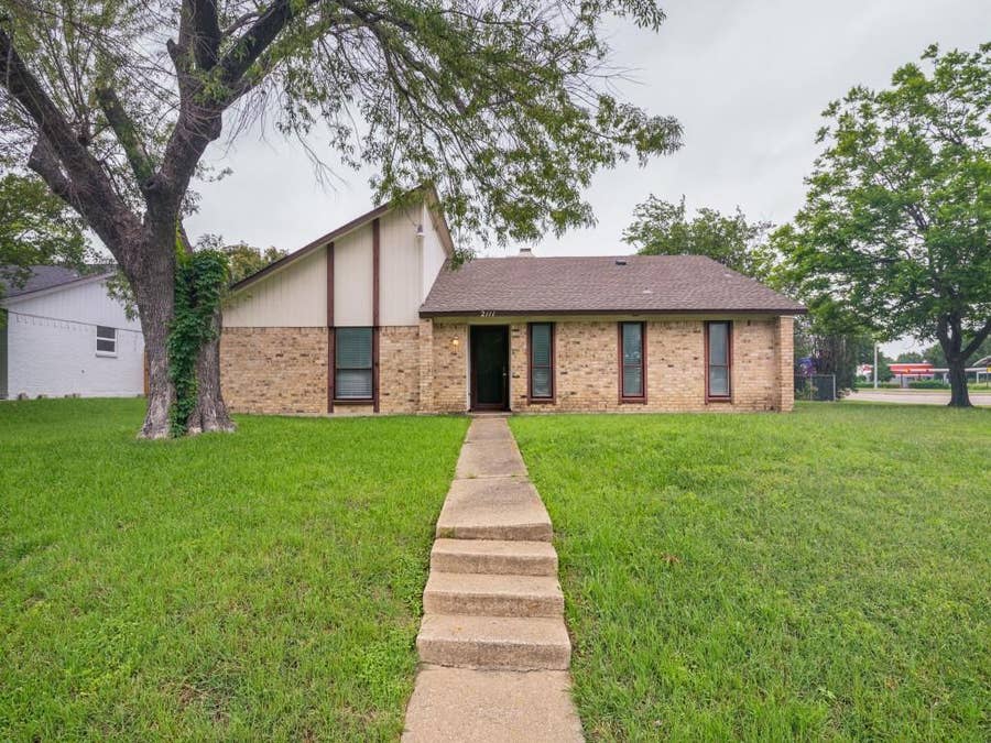 Property photo for 2111 Meredith Lane, Richardson, TX