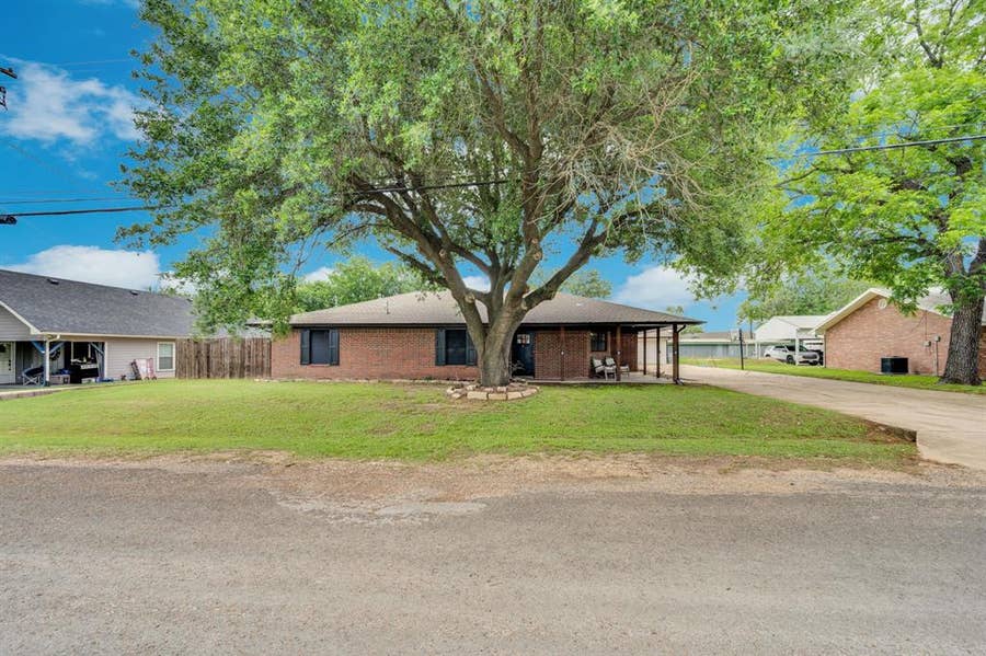 Property photo for 505 Trice Street, Maypearl, TX
