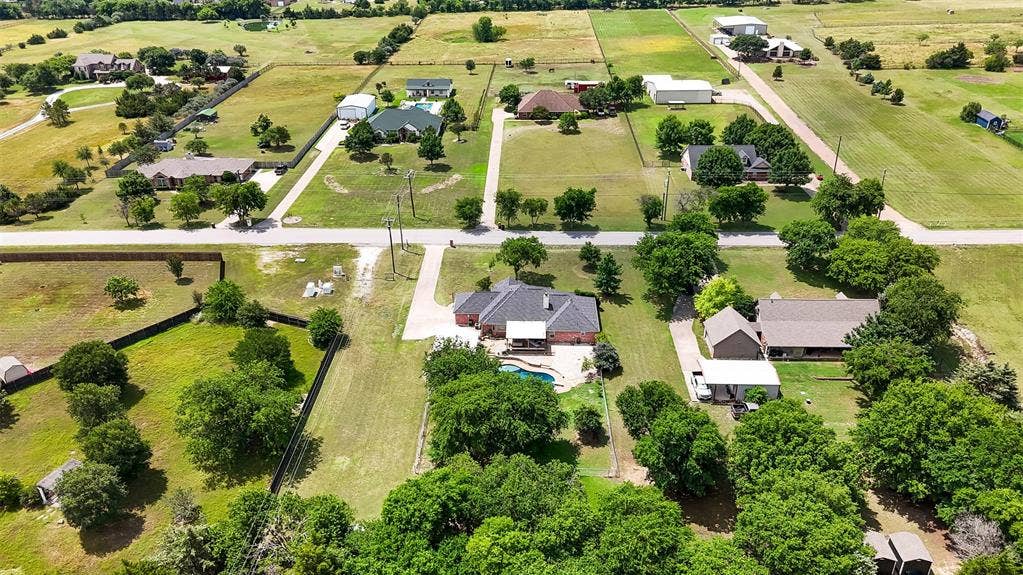 2831 Skinner Road, Midlothian, TX 76065 2831 Skinner Road, Midlothian, TX 76065