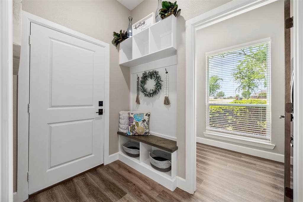 2831 Skinner Road, Midlothian, TX 76065 2831 Skinner Road, Midlothian, TX 76065