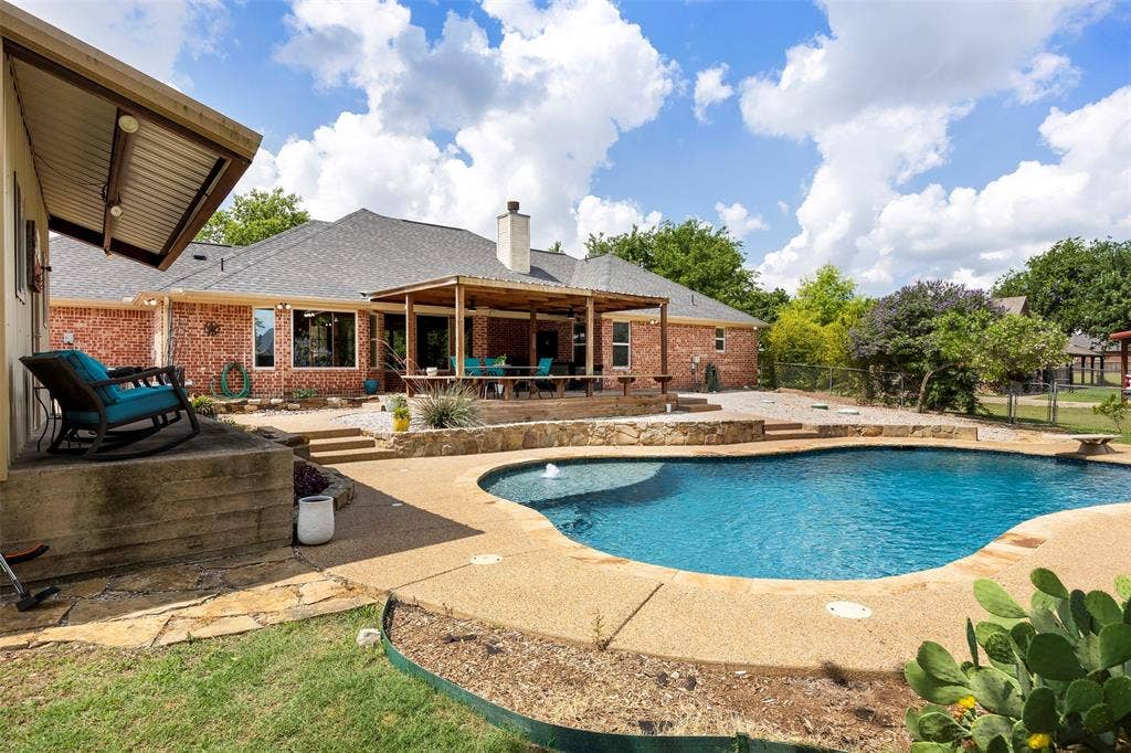 2831 Skinner Road, Midlothian, TX 76065 2831 Skinner Road, Midlothian, TX 76065