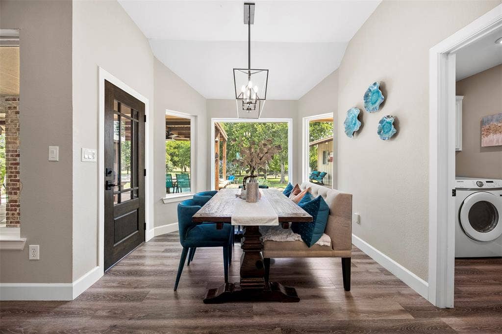 2831 Skinner Road, Midlothian, TX 76065 2831 Skinner Road, Midlothian, TX 76065