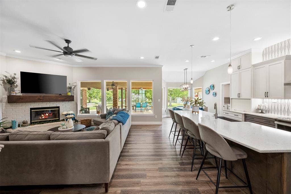 2831 Skinner Road, Midlothian, TX 76065 2831 Skinner Road, Midlothian, TX 76065