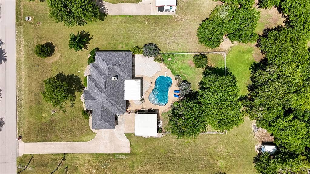 2831 Skinner Road, Midlothian, TX 76065 2831 Skinner Road, Midlothian, TX 76065