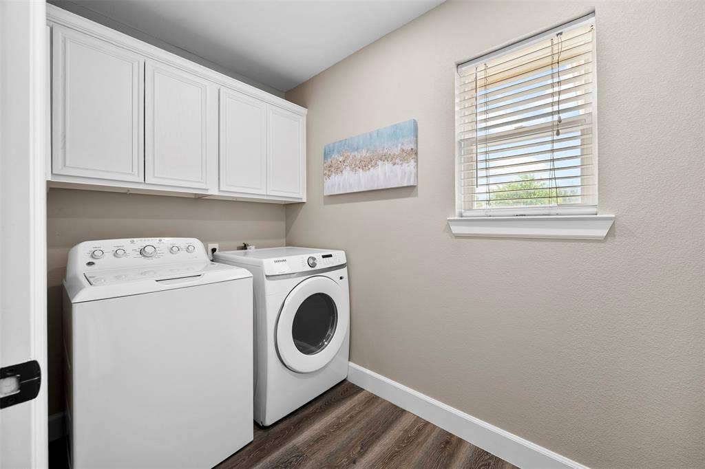 2831 Skinner Road, Midlothian, TX 76065 2831 Skinner Road, Midlothian, TX 76065