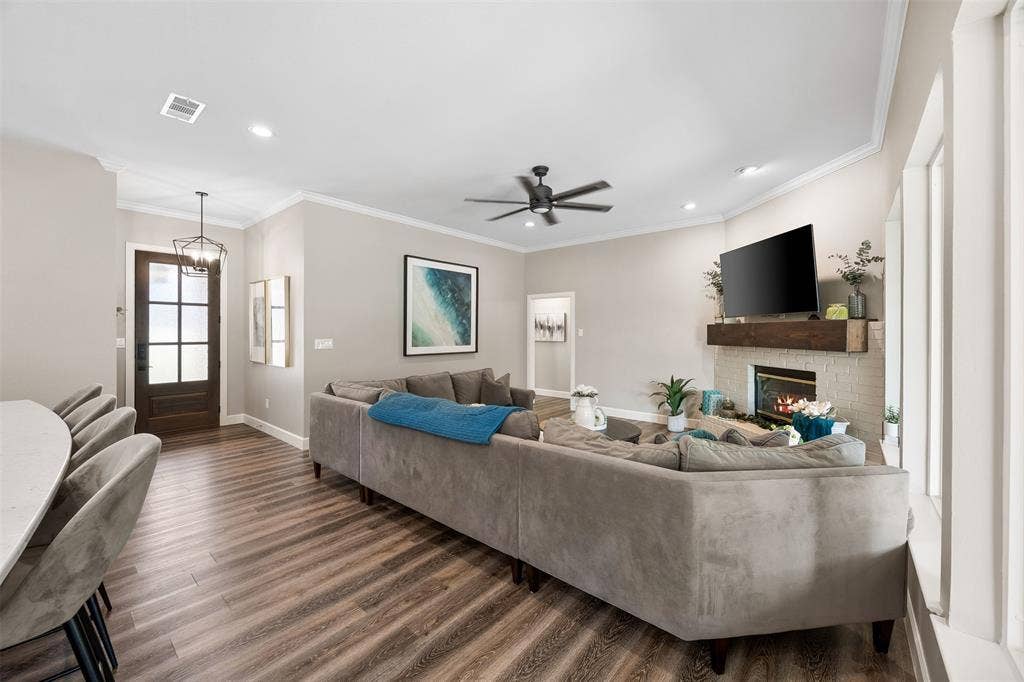 2831 Skinner Road, Midlothian, TX 76065 2831 Skinner Road, Midlothian, TX 76065