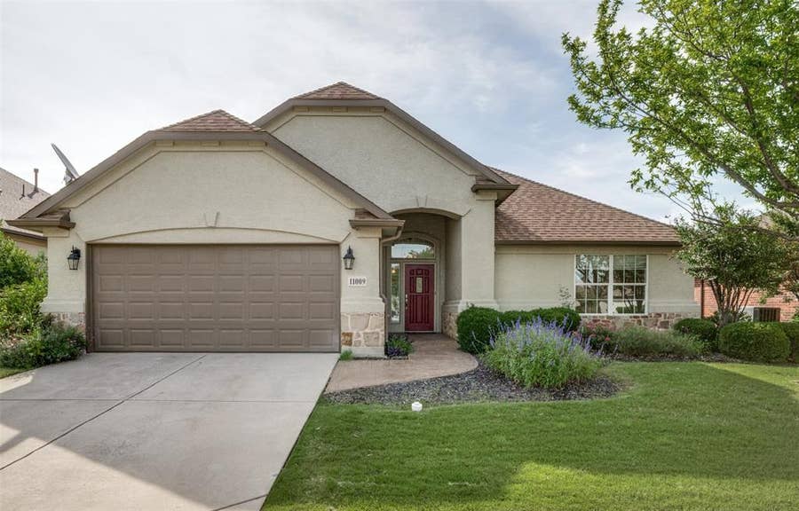 Property photo for 11009 Southerland Drive, Denton, TX
