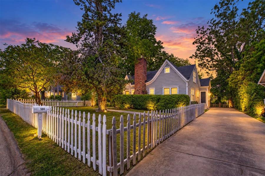 Property photo for 504 W Grove Street, Kaufman, TX