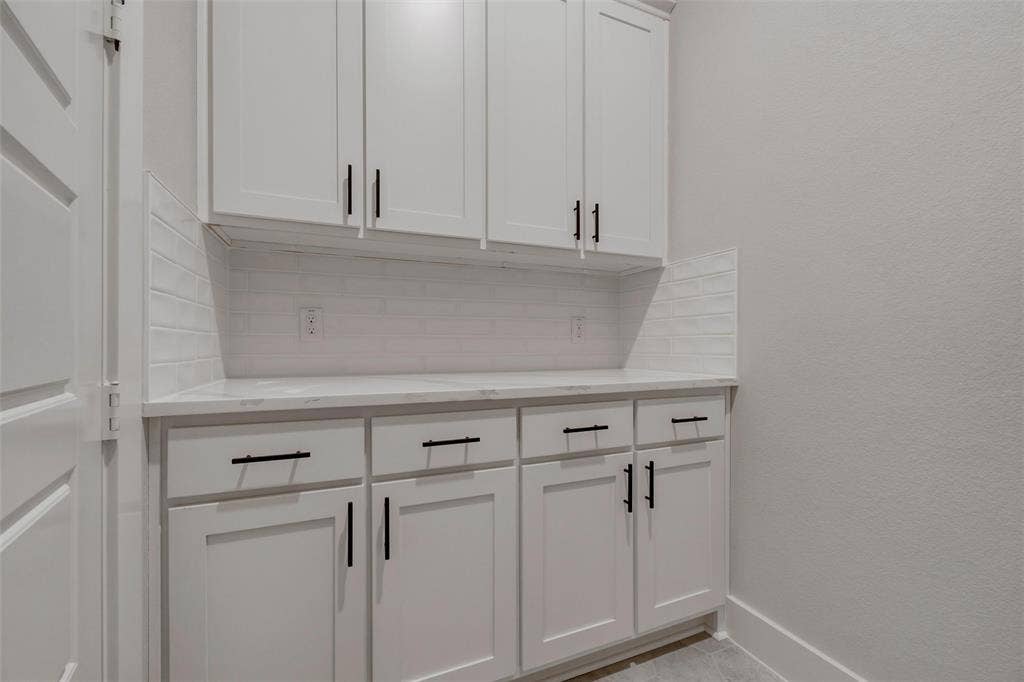2305 Quartz Street, Krum, TX 76249 2305 Quartz Street, Krum, TX 76249