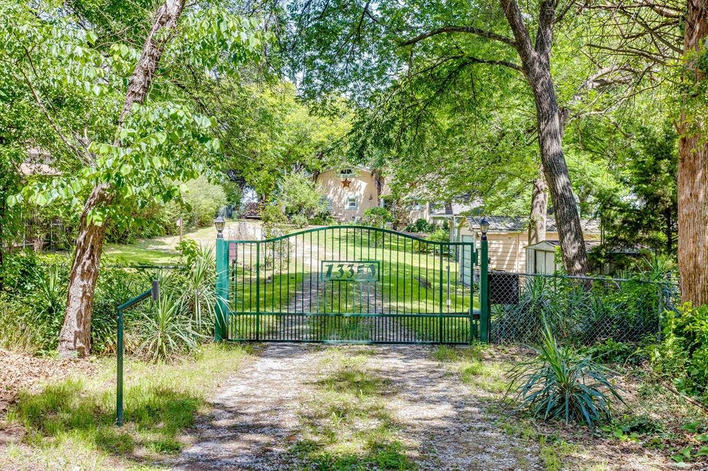 13350 Miller Road, Azle, TX 76020 13350 Miller Road, Azle, TX 76020