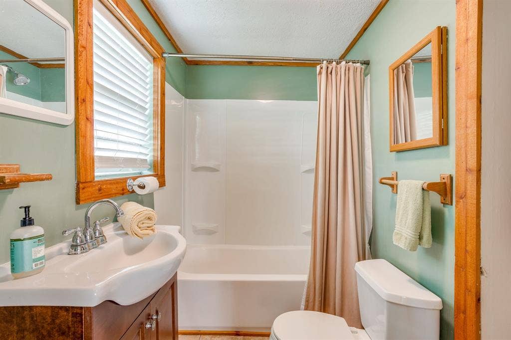 13350 Miller Road, Azle, TX 76020 13350 Miller Road, Azle, TX 76020