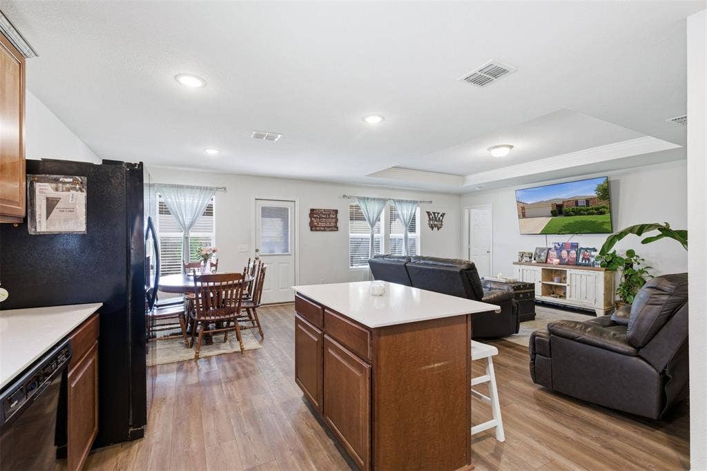 921 Shire Avenue, Haslet, TX 76052