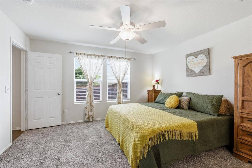 921 Shire Avenue, Haslet, TX 76052