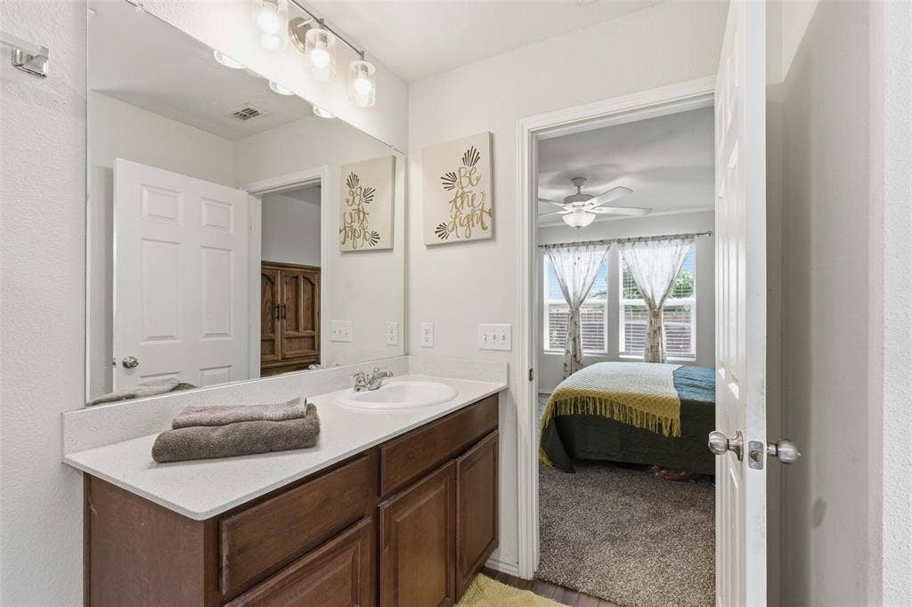 921 Shire Avenue, Haslet, TX 76052