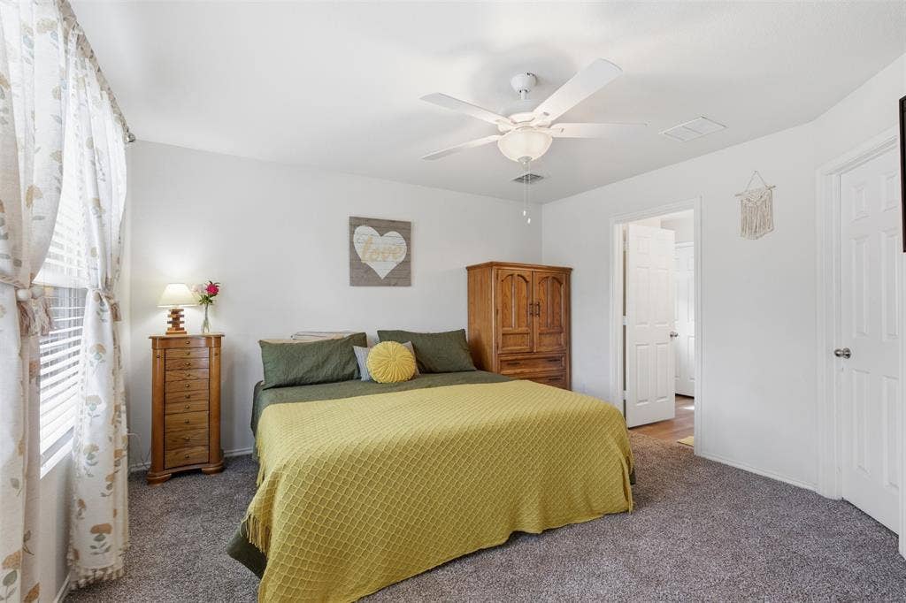 921 Shire Avenue, Haslet, TX 76052
