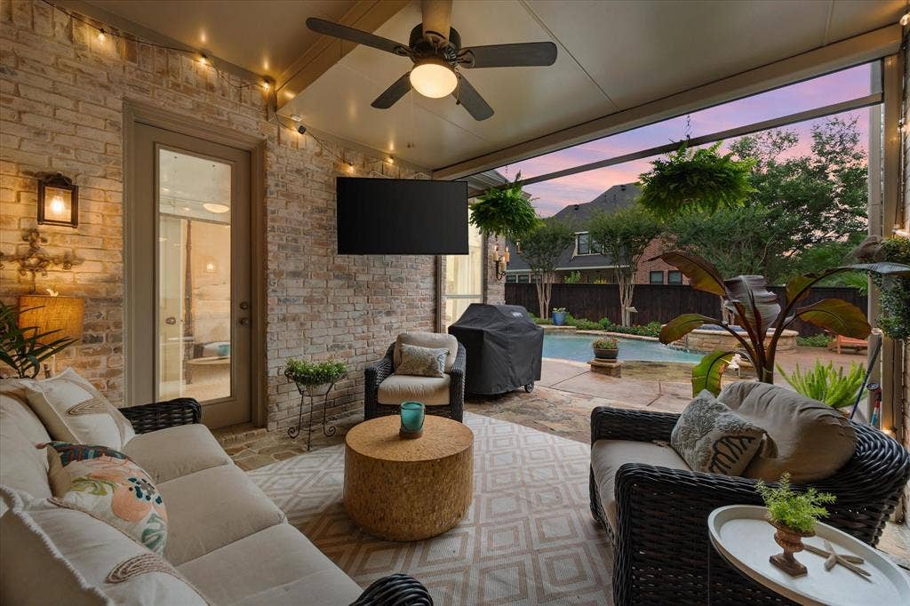 2123 Westchester Drive, Mansfield, TX 76063 Like an additional living area with Automatic screen