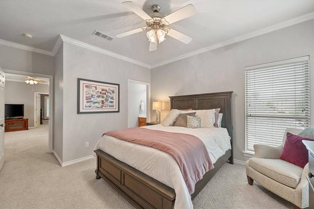 2123 Westchester Drive, Mansfield, TX 76063 Upstairs bedroom with private vanity area