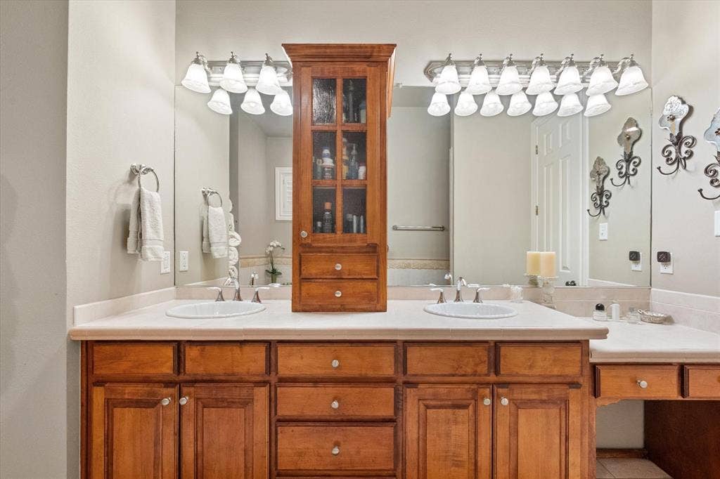 2123 Westchester Drive, Mansfield, TX 76063 2123 Westchester Drive, Mansfield, TX 76063