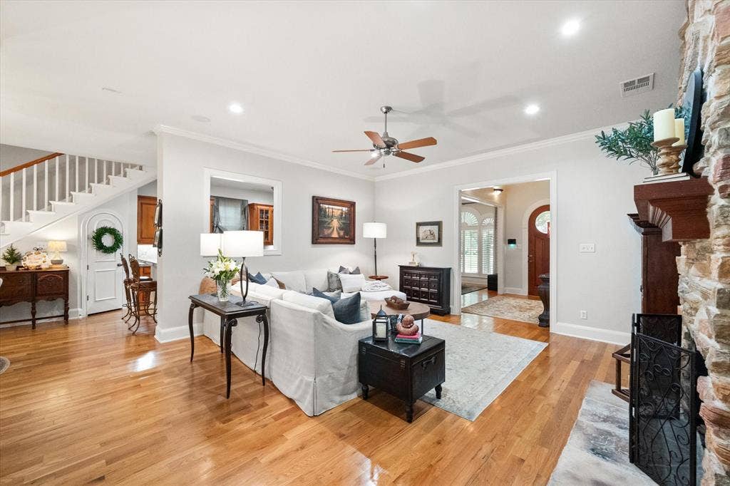 2123 Westchester Drive, Mansfield, TX 76063 2123 Westchester Drive, Mansfield, TX 76063