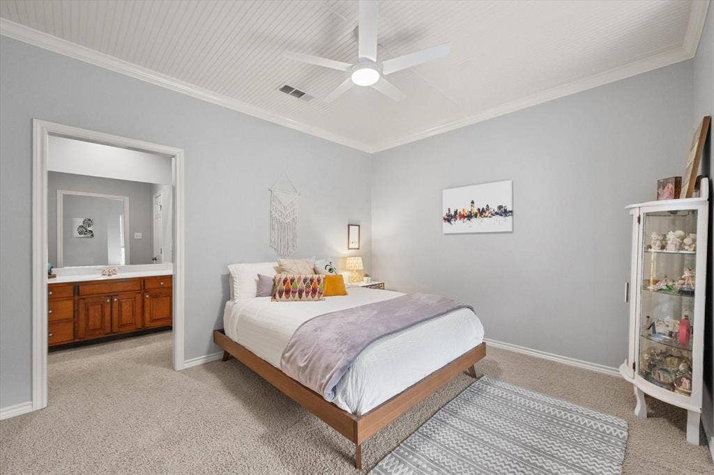 2123 Westchester Drive, Mansfield, TX 76063 Upstairs bedroom with private vanity area
