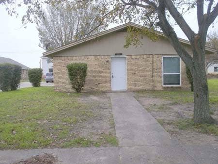 Property photo for 1504 Cardinal Drive, Ennis, TX