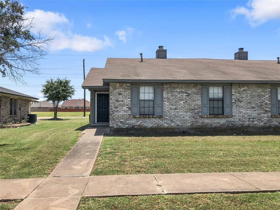 Property photo for 1114 Valley View Drive, Glenn Heights, TX