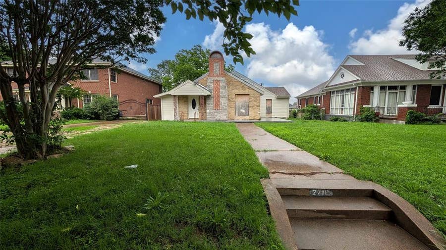 Property photo for 2718 South Boulevard, Dallas, TX