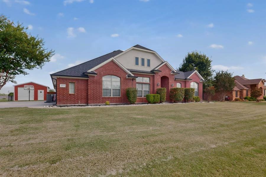 Property photo for 5575 Tree Grace Lane, Kaufman, TX