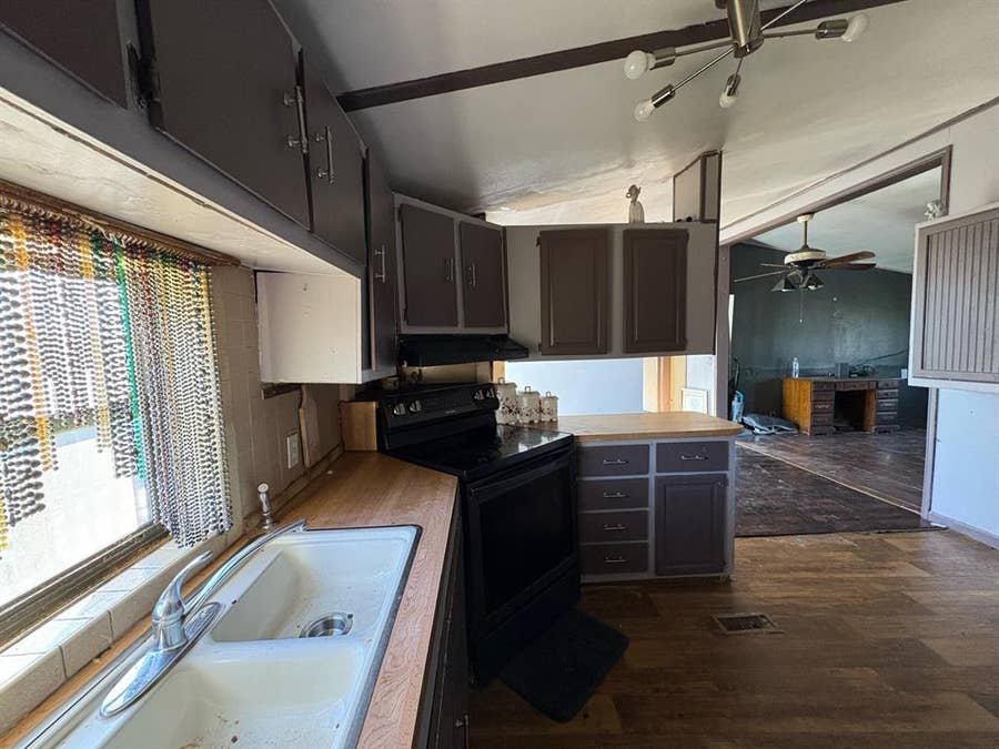 Property photo for 2213 Pedernales Court, Granbury, TX