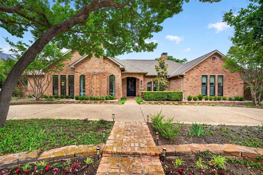 Property photo for 6011 Twin Coves Street, Dallas, TX