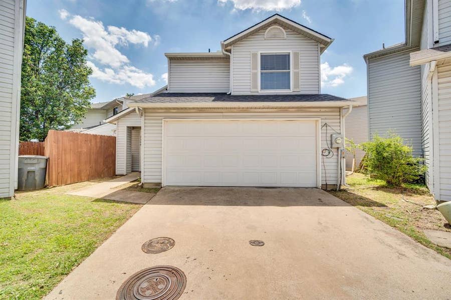 Property photo for 2306 Balvanera Plaza, Dallas, TX