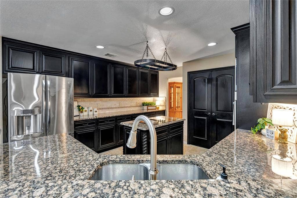 2405 Charlene Drive, Plano, TX 75074 2405 Charlene Drive, Plano, TX 75074