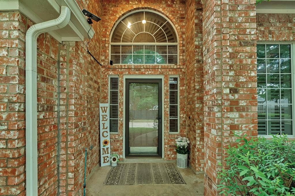 2405 Charlene Drive, Plano, TX 75074 WELCOME HOME!