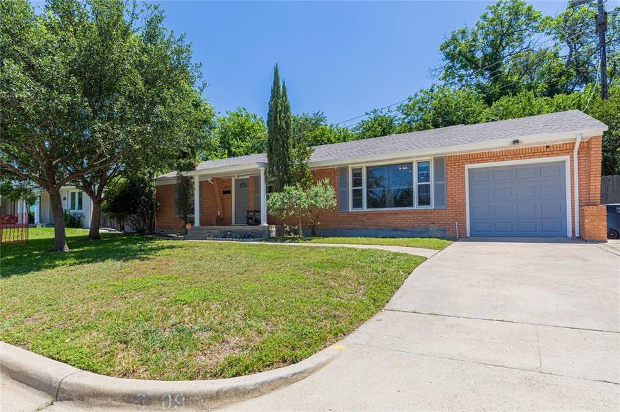Property photo for 3509 Rogers Avenue, Fort Worth, TX