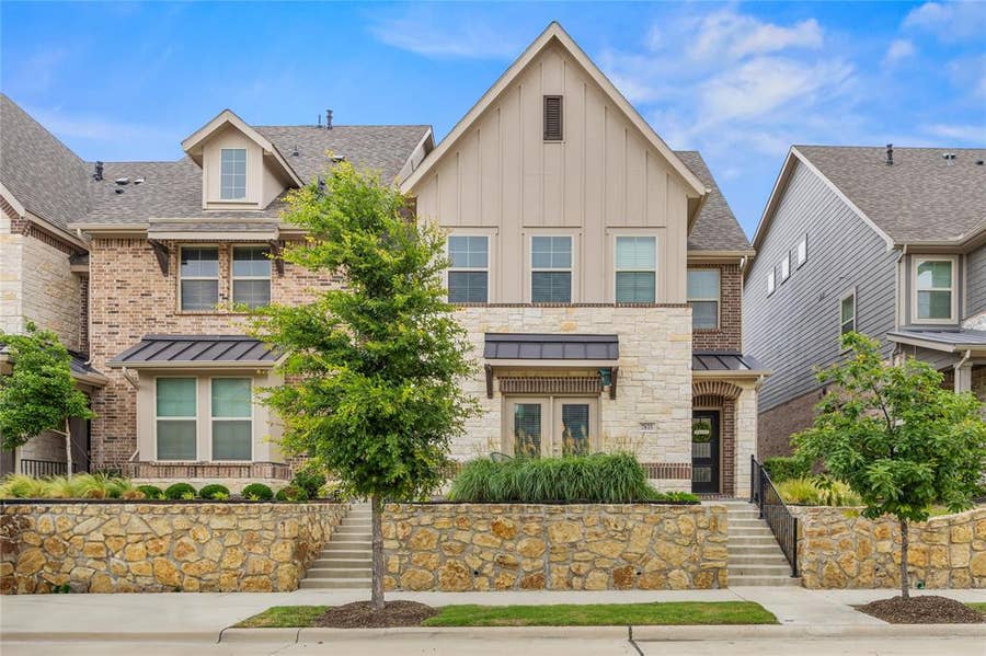 Property photo for 7833 Bayside Drive, Rowlett, TX