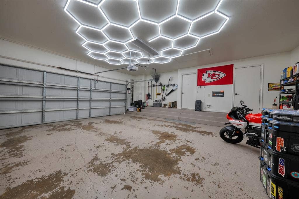 6112 Sutherland Drive, Tyler, TX 75703 6112 Sutherland Drive, Tyler, TX 75703