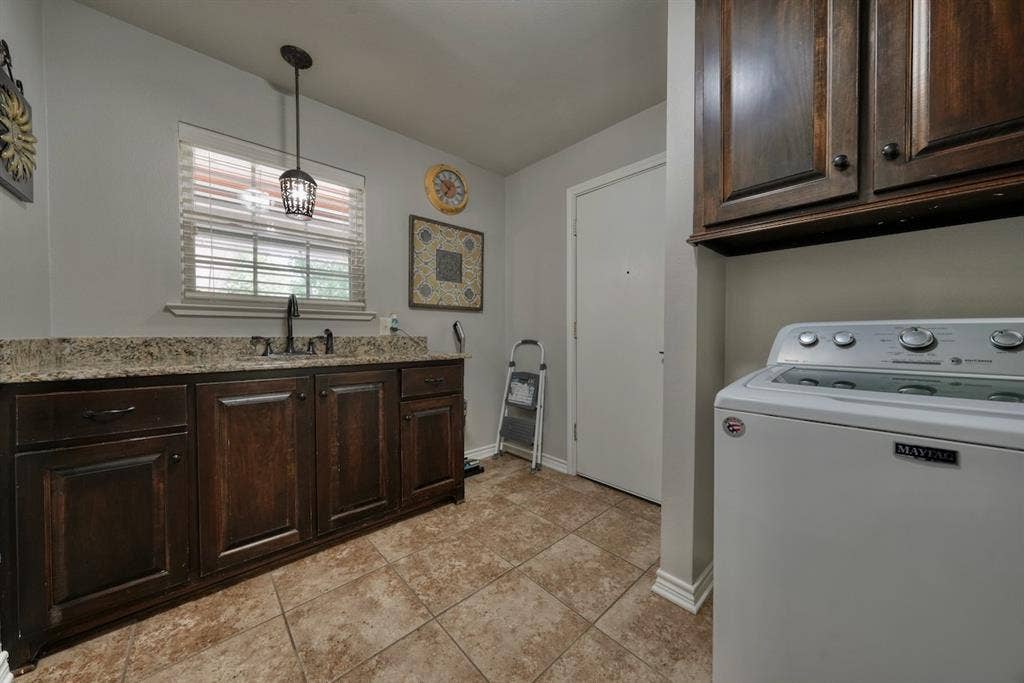 6112 Sutherland Drive, Tyler, TX 75703 6112 Sutherland Drive, Tyler, TX 75703