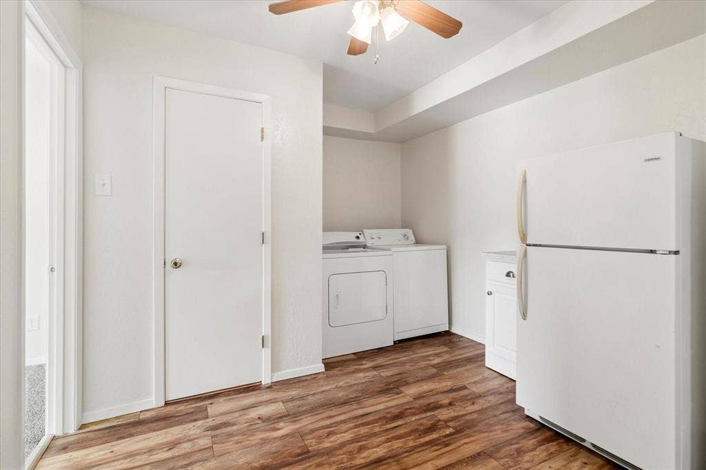 1336 Devonwood Drive, Garland, TX 75041 Laundry nook in corner of dining nook - w/d included
