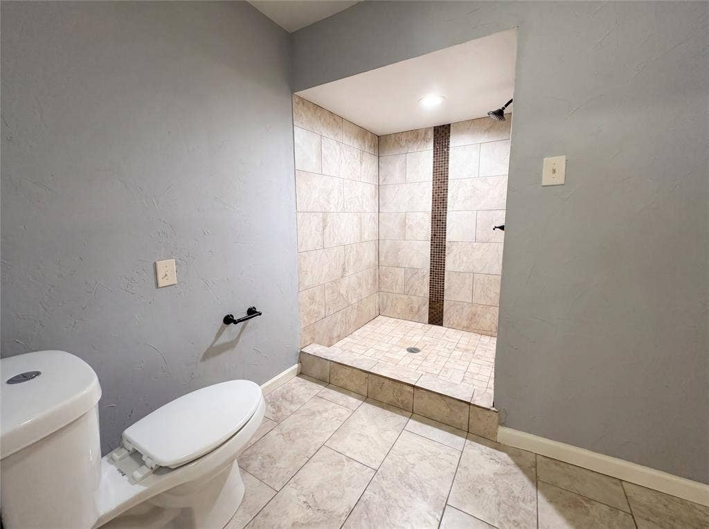 3717 Knob Hill Drive, Plano, TX 75023 3717 Knob Hill Drive, Plano, TX 75023