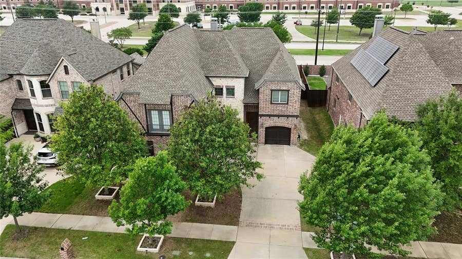Property photo for 10647 Kingsford Lane, Frisco, TX