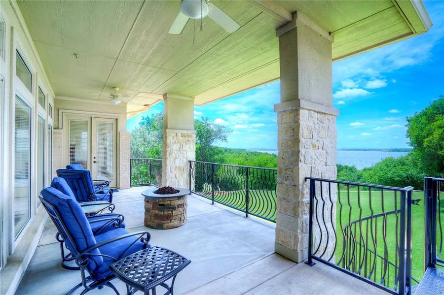 Property photo for 1132 Mallard Pointe Drive, Grand Prairie, TX
