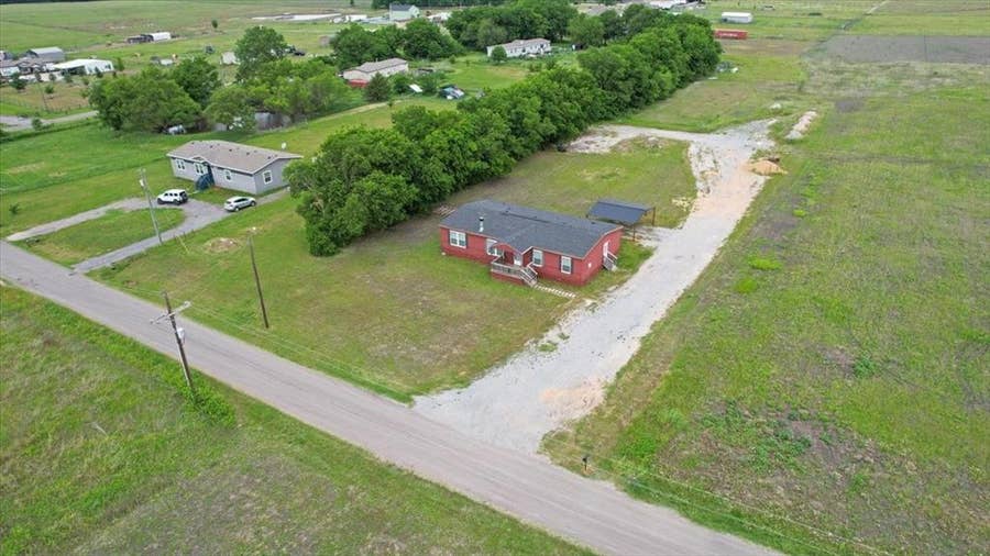 Property photo for 8791 County Road 1143, Celeste, TX