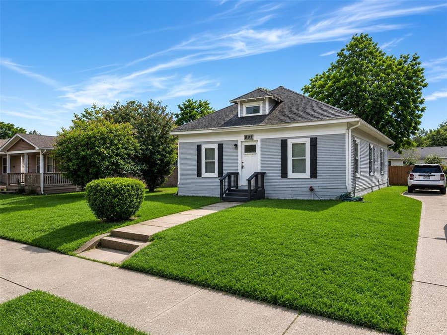 Property photo for 403 S Willomet Avenue, Dallas, TX